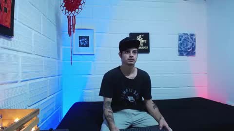 Snapshot of drumcore_01 chatting on November 2025 06:40:01 PM Drum-Core online show from November 2025 06:40:01 PM