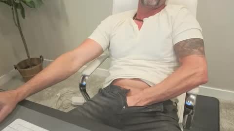 Snapshot of ds0574 chatting on September 2025 01:05:02 AM D Ship online show from September 2025 01:05:02 AM