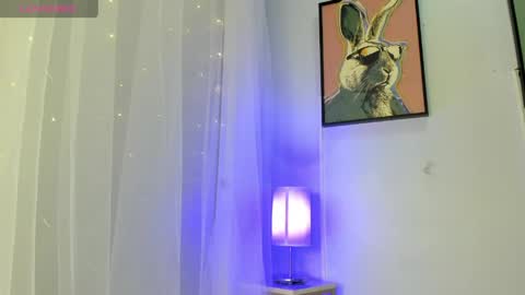 dulce__fiore07 online show from May 2026 12:00:02 PM