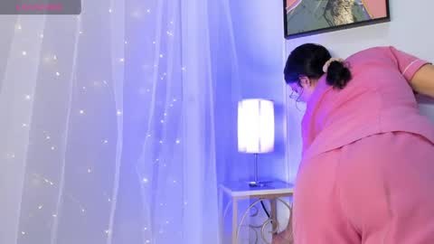 dulce__fiore07 online show from May 2026 12:01:01 PM