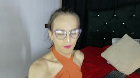 Snapshot of dulce_alexandra chatting on May 2026 12:01:01 PM Dulce Alexandra online show from May 2026 12:01:01 PM