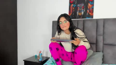 Dulce amg online show from February 2025 06:01:01 PM