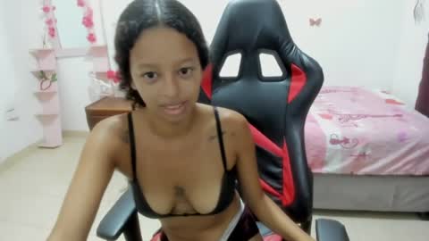 dulce_lan18 online show from June 2026 02:48:02 PM