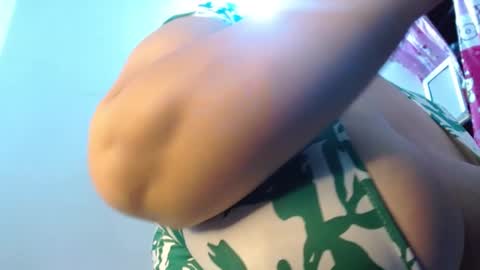 Snapshot of dulce_mmaria chatting on February 2025 03:20:01 PM dulce online show from February 2025 03:20:01 PM