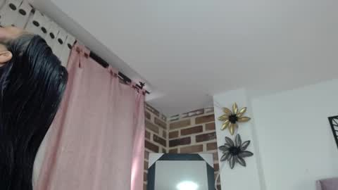 Dulce online show from May 2026 08:48:02 PM