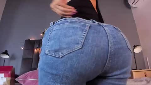 DULCE AURORA online show from September 2025 02:44:02 AM