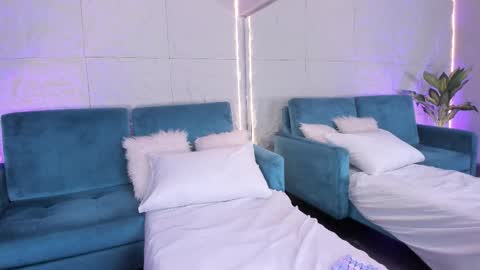 Dulce  online show from February 2026 07:23:01 PM