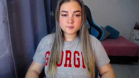 Snapshot of dumont_model chatting on December 2024 09:56:02 PM Nicole online show from December 2024 09:56:02 PM