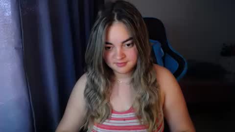 Snapshot of dumont_model chatting on December 2024 08:47:01 PM Nicole online show from December 2024 08:47:01 PM