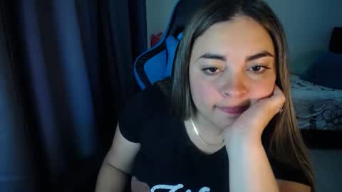 Snapshot of dumont_model chatting on February 2025 08:24:02 AM Nicole online show from February 2025 08:24:02 AM