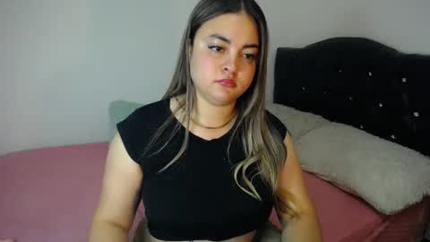 Snapshot of dumont_model chatting on February 2025 10:31:01 PM Nicole online show from February 2025 10:31:01 PM