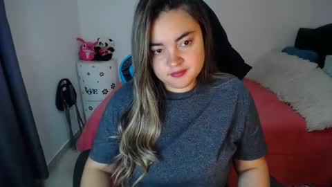 Snapshot of dumont_model chatting on March 2025 08:37:02 PM Nicole online show from March 2025 08:37:02 PM