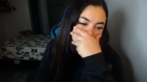 Snapshot of dumont_model chatting on October 2025 01:48:02 AM Nicole online show from October 2025 01:48:02 AM