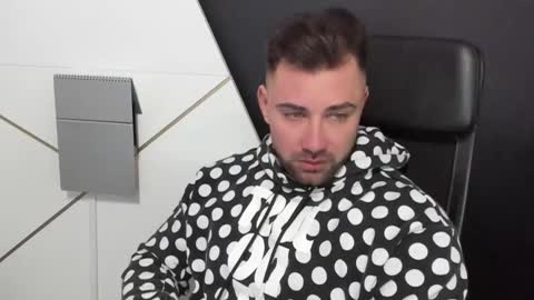 Snapshot of duncanstones chatting on March 2025 08:38:02 AM DuncanStone online show from March 2025 08:38:02 AM