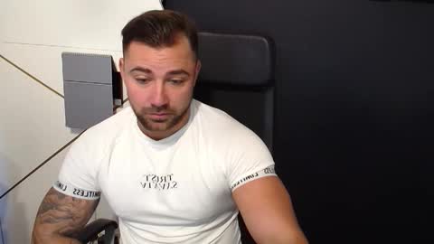 Snapshot of duncanstones chatting on September 2025 05:31:01 AM DuncanStone online show from September 2025 05:31:01 AM