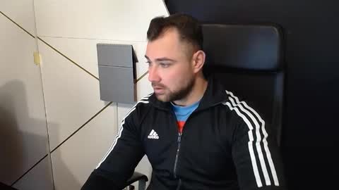 Snapshot of duncanstones chatting on November 2025 06:02:02 AM DuncanStone online show from November 2025 06:02:02 AM