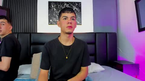 Snapshot of duolust chatting on September 2025 12:28:02 PM Thomas and Noah online show from September 2025 12:28:02 PM