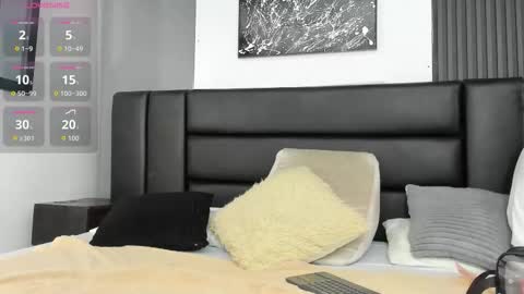 Snapshot of duolust chatting on October 2025 11:42:01 AM Thomas and Noah online show from October 2025 11:42:01 AM