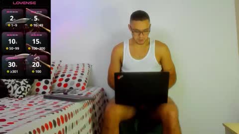 Snapshot of dusan_grey chatting on November 2025 11:37:02 PM DUSAN GREY online show from November 2025 11:37:02 PM