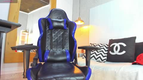 Snapshot of dusan_grey chatting on February 2026 04:42:01 AM DUSAN GREY online show from February 2026 04:42:01 AM