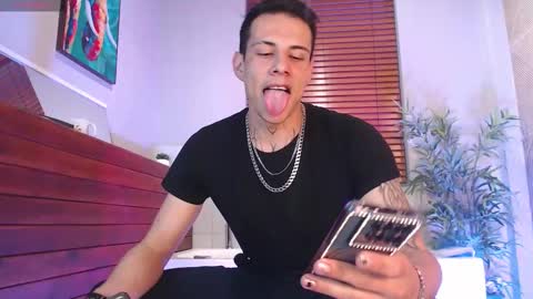 Dustin Sonne online show from November 2025 03:34:01 AM