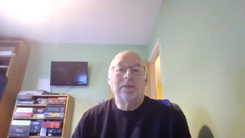 Snapshot of dutchunclejohn chatting on November 2025 09:42:02 AM DutchUncleJohn online show from November 2025 09:42:02 AM