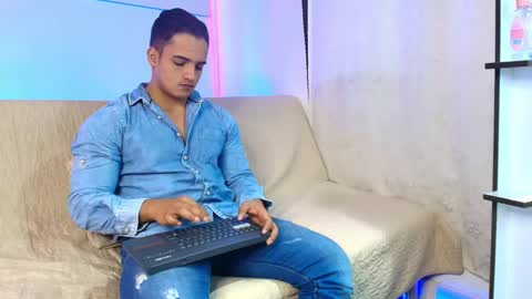 dwayne_esteven10 online show from June 2026 08:45:01 PM