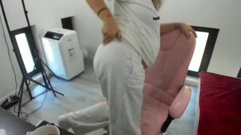 dayana online show from May 2026 05:05:02 AM