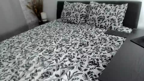 Snapshot of dyanne18 chatting on October 2025 05:13:02 PM Dyanne online show from October 2025 05:13:02 PM