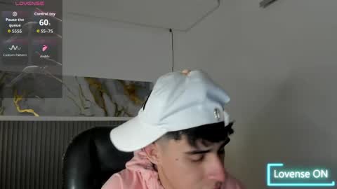 dyla_n18_ online show from April 2026 09:06:02 PM