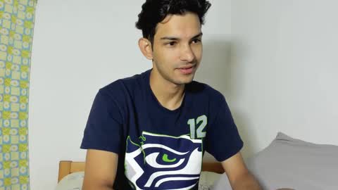 Snapshot of dylan_hoot chatting on September 2025 05:35:01 PM Dylan online show from September 2025 05:35:01 PM