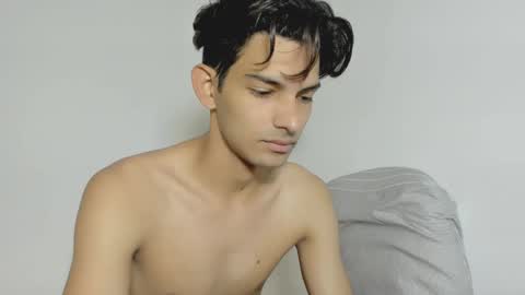 Snapshot of dylan_hoot chatting on October 2025 06:49:01 PM Dylan online show from October 2025 06:49:01 PM