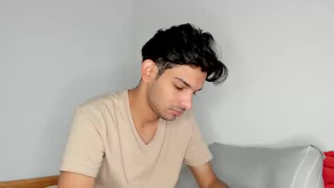 Snapshot of dylan_hoot chatting on November 2025 06:29:01 PM Dylan online show from November 2025 06:29:01 PM