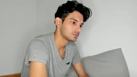 Snapshot of dylan_hoot chatting on December 2025 05:32:01 PM Dylan online show from December 2025 05:32:01 PM