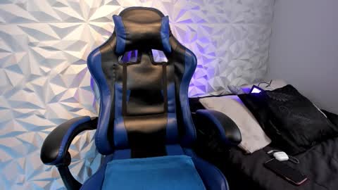 Snapshot of dylan_walton chatting on October 2025 01:35:02 PM Dylan online show from October 2025 01:35:02 PM