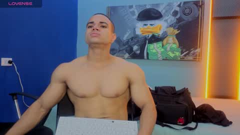 Snapshot of dylanguss chatting on October 2025 11:54:02 AM dylanguss online show from October 2025 11:54:02 AM