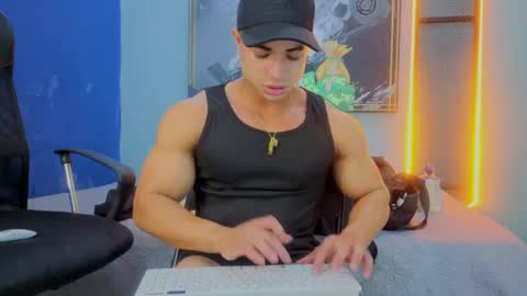 Snapshot of dylanguss chatting on November 2025 11:43:02 AM dylanguss online show from November 2025 11:43:02 AM