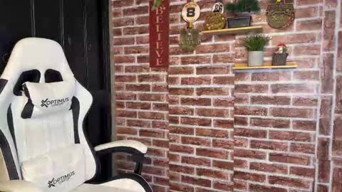 Snapshot of dylangusss chatting on February 2026 06:10:02 AM Dylangusss online show from February 2026 06:10:02 AM