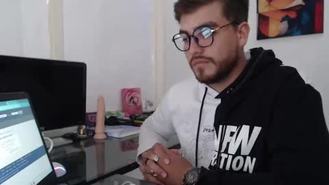 dylanhot10 online show from December 2024 04:05:01 PM