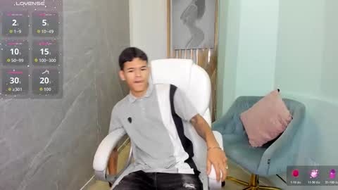 dylanroyce_ online show from March 2026 12:32:01 PM