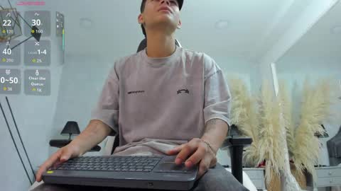 dylanroyce_ online show from May 2026 01:18:01 PM
