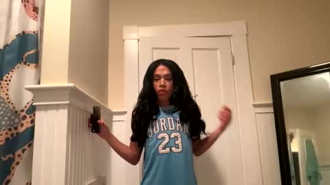 Dynasty online show from December 2025 10:41:02 PM