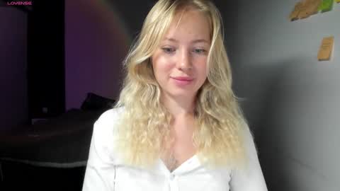 Snapshot of e___lisa chatting on December 2024 03:13:02 AM fansly - yourbestbaby online show from December 2024 03:13:02 AM