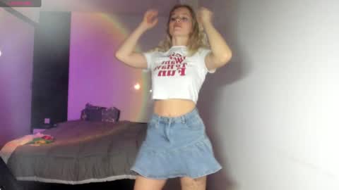 Snapshot of e___lisa chatting on December 2024 03:06:01 AM fansly - yourbestbaby online show from December 2024 03:06:01 AM