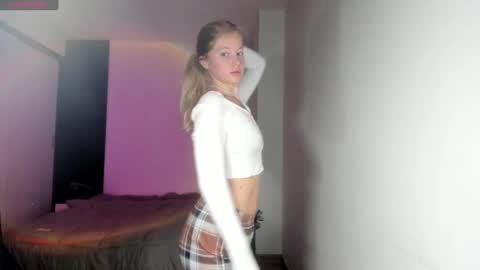 Snapshot of e___lisa chatting on December 2024 02:22:02 AM fansly - yourbestbaby online show from December 2024 02:22:02 AM