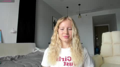 Snapshot of e___lisa chatting on January 2025 05:06:02 AM fansly - yourbestbaby online show from January 2025 05:06:02 AM