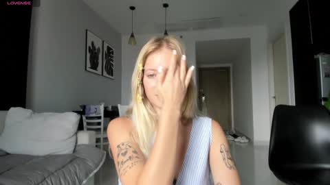 Snapshot of e___lisa chatting on January 2025 01:49:01 AM fansly - yourbestbaby online show from January 2025 01:49:01 AM