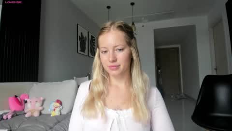 Snapshot of e___lisa chatting on January 2025 02:27:02 AM fansly - yourbestbaby online show from January 2025 02:27:02 AM