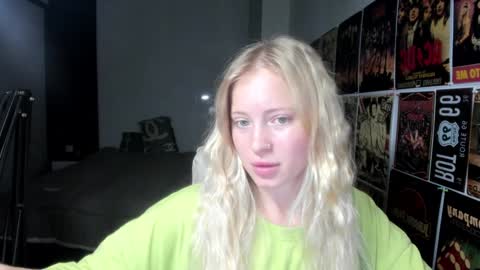 Snapshot of e___lisa chatting on February 2025 05:07:02 AM fansly - yourbestbaby online show from February 2025 05:07:02 AM