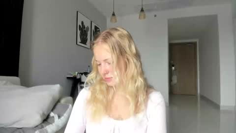 Snapshot of e___lisa chatting on February 2025 03:45:01 AM fansly - yourbestbaby online show from February 2025 03:45:01 AM